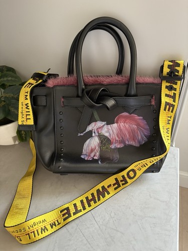 Off white cut flap black - off-white™,